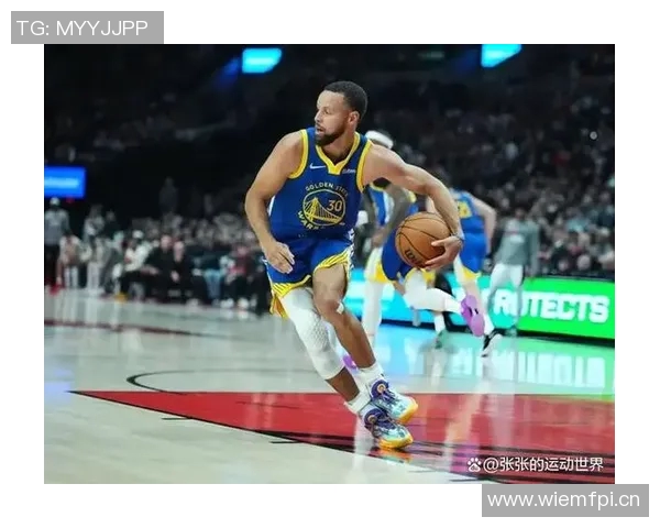 库里生涯第111次半场得分20并贡献5记三分球超越利拉德64次成就辉煌